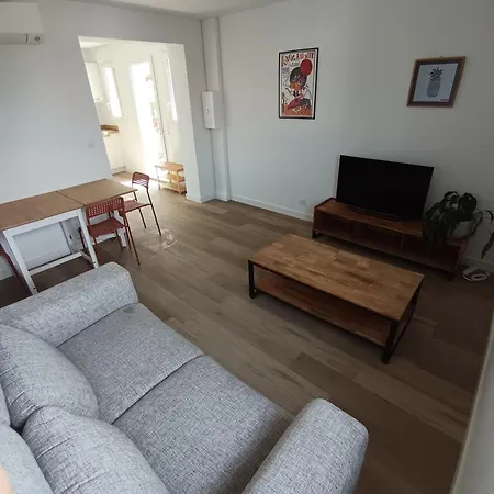 Neuf Avec Balcon Apartment